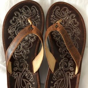 OluKai Paniolo Women’s Leather Beach Sandals NWOT